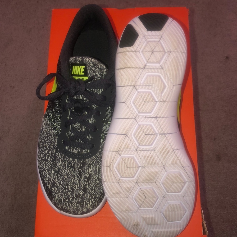 Nike Flex Contact Sneakers - Picture 7 of 7